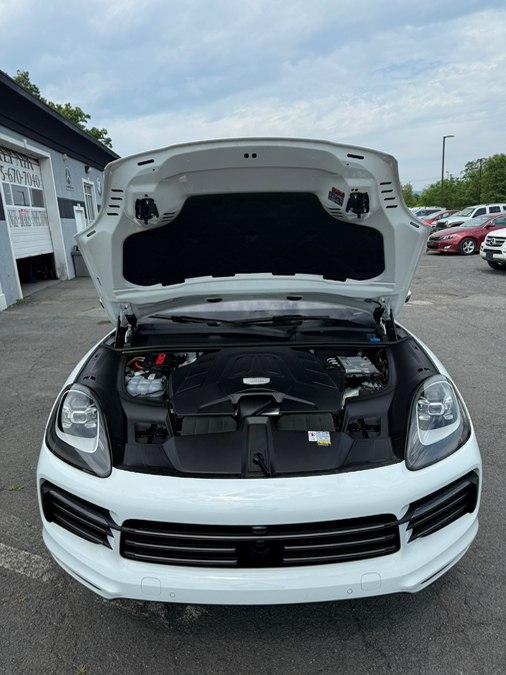 2023 Porsche Cayenne Platinum Edition