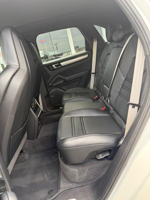 2023 Porsche Cayenne Platinum Edition