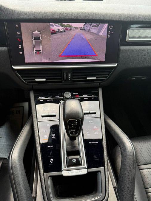 2023 Porsche Cayenne Platinum Edition
