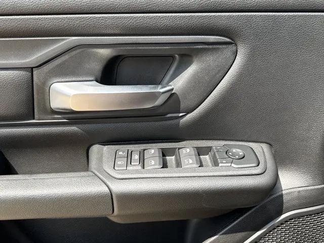 2026 Ram 1500 Express Crew Cab 4x4 57 Box