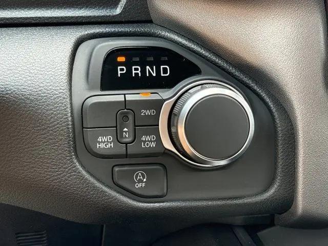 2026 Ram 1500 Express Crew Cab 4x4 57 Box