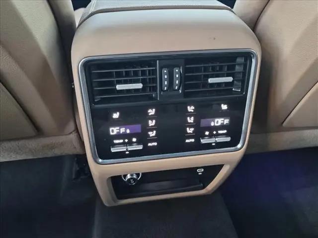 2023 Porsche Cayenne Platinum Edition