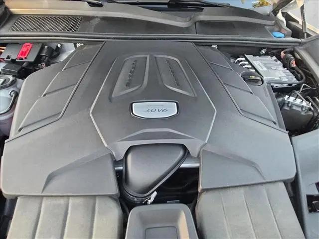 2023 Porsche Cayenne Platinum Edition
