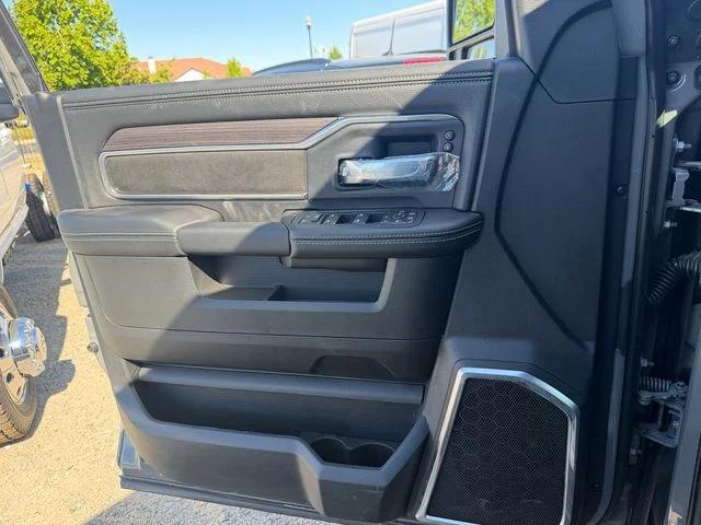 2026 Ram 3500 Laramie Crew Cab 4x4 64 Box