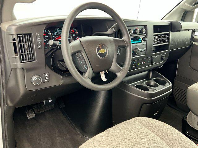 2025 Chevrolet Express Passenger RWD 3500 Extended Wheelbase LT