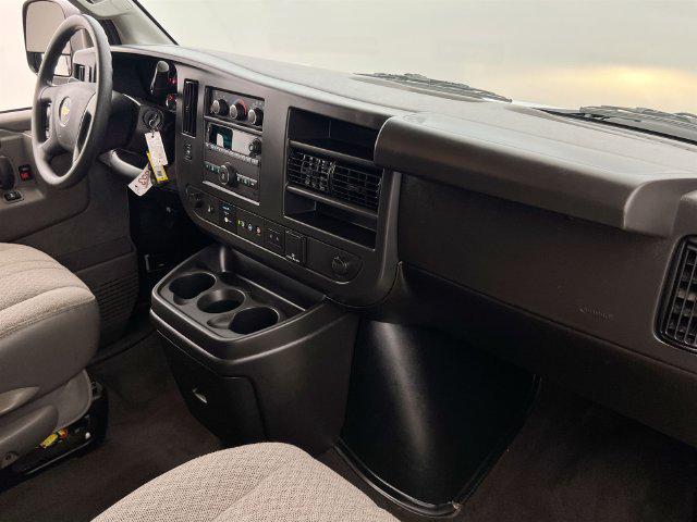 2025 Chevrolet Express Passenger RWD 3500 Extended Wheelbase LT