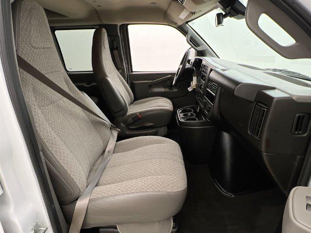 2025 Chevrolet Express Passenger RWD 3500 Extended Wheelbase LT