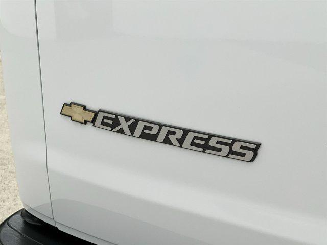 2025 Chevrolet Express Passenger RWD 3500 Extended Wheelbase LT