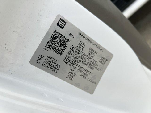 2025 Chevrolet Express Passenger RWD 3500 Extended Wheelbase LT