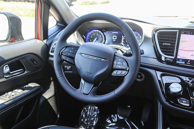 2027 Chrysler Pacifica Limited