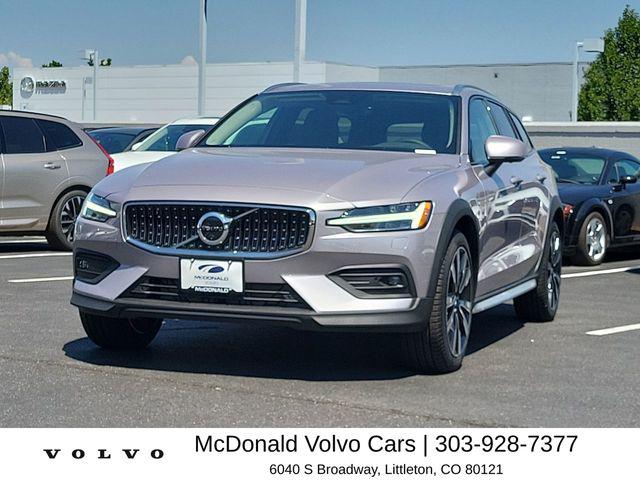 2026 Volvo V60 Cross Country Ultra, B5 AWD Gas mild hybrid for sale in Littleton, CO