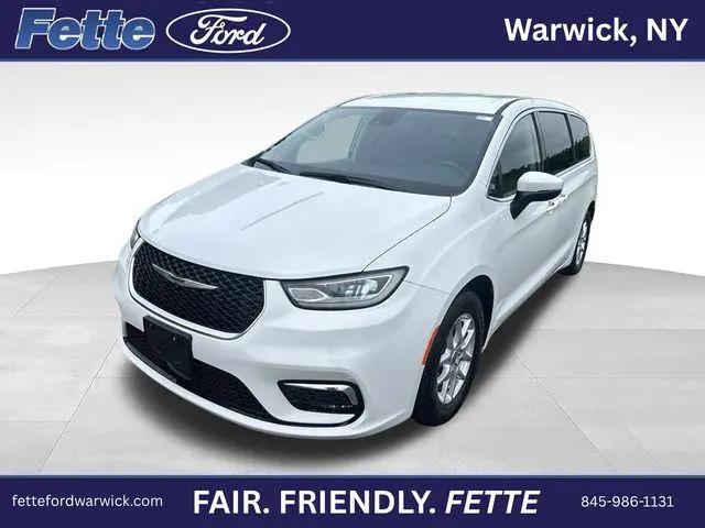 2023 Chrysler Pacifica Touring L for sale in Warwick, NY