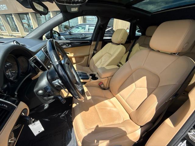 2017 Porsche Macan Base