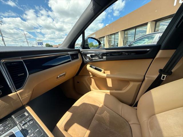 2017 Porsche Macan Base