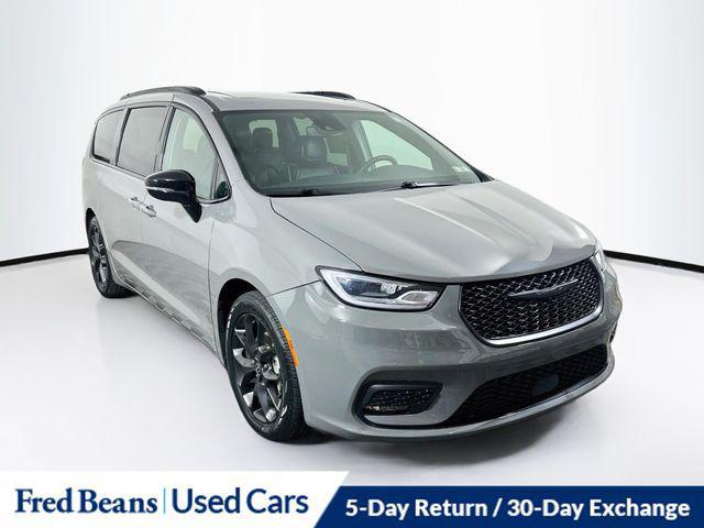 2025 Chrysler Pacifica Limited for sale in DOYLESTOWN, PA