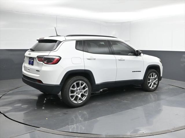 2022 Jeep Compass Latitude Lux 4x4