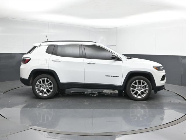 2022 Jeep Compass Latitude Lux 4x4