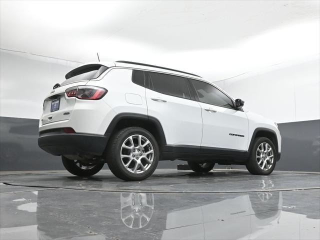 2022 Jeep Compass Latitude Lux 4x4