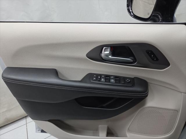 2024 Chrysler Pacifica Touring L AWD