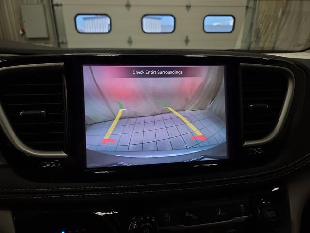 2024 Chrysler Pacifica Touring L AWD