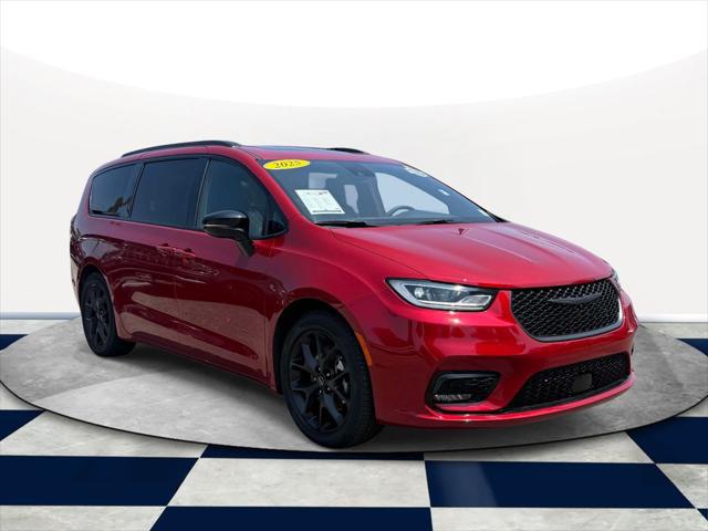 2025 Chrysler Pacifica Limited for sale in WEST ISLIP, NY