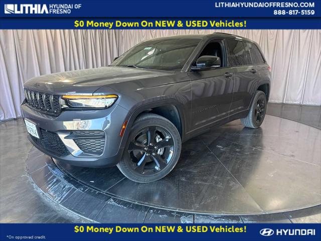 2022 Jeep Grand Cherokee Altitude 4x4 for sale in FRESNO, CA