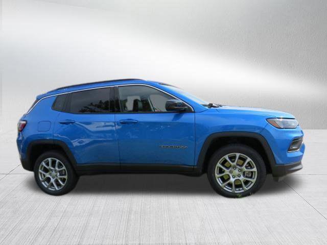 2024 Jeep Compass Latitude Lux FWD