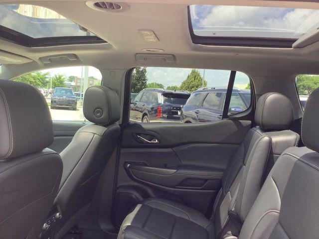 2023 GMC Acadia AWD SLT