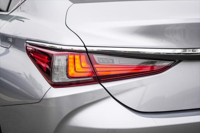 2025 Lexus ES 350 350