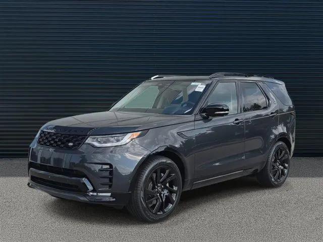 2025 Land Rover Discovery P300 Dynamic SE for sale in Waukesha, WI