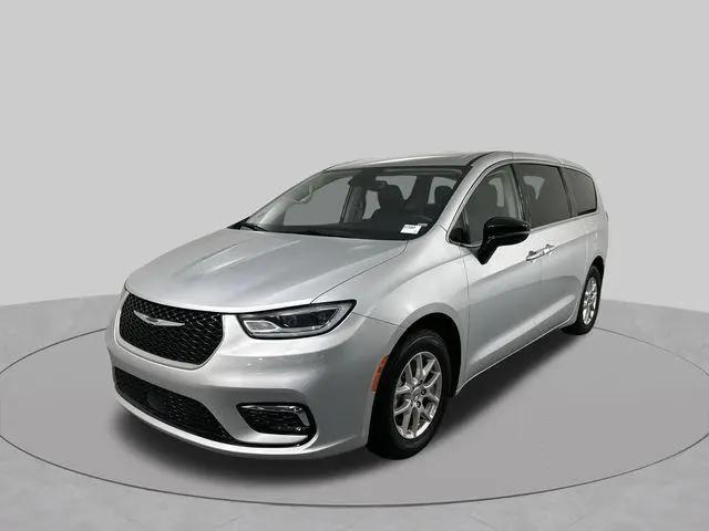 2024 Chrysler Pacifica Touring L for sale in Schaumburg, IL