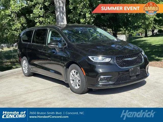 2023 Chrysler Pacifica Touring L for sale in Concord, NC