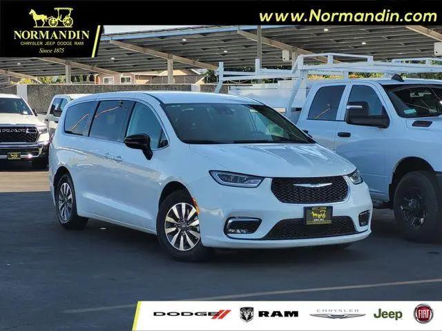 2024 Chrysler Pacifica Hybrid Select for sale in San Jose, CA