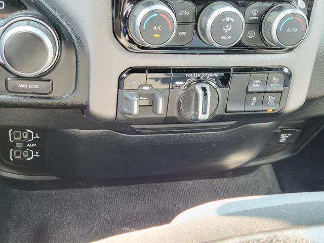 2022 Ram 1500 Big Horn Crew Cab 4x4 5'7" Box