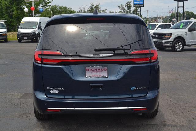 2025 Chrysler Pacifica Hybrid Select