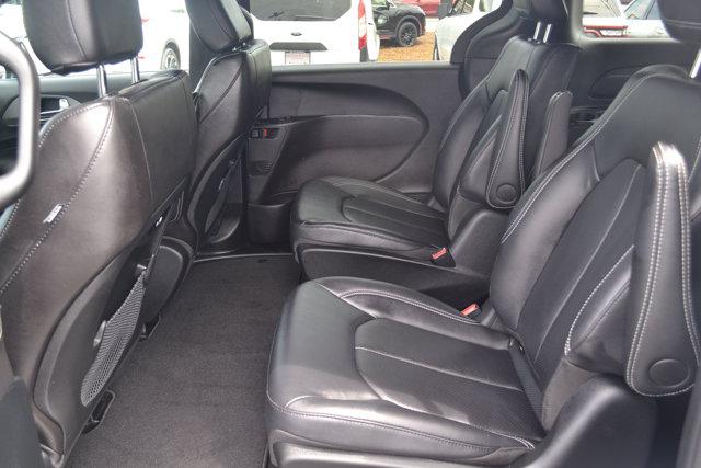 2025 Chrysler Pacifica Hybrid Select