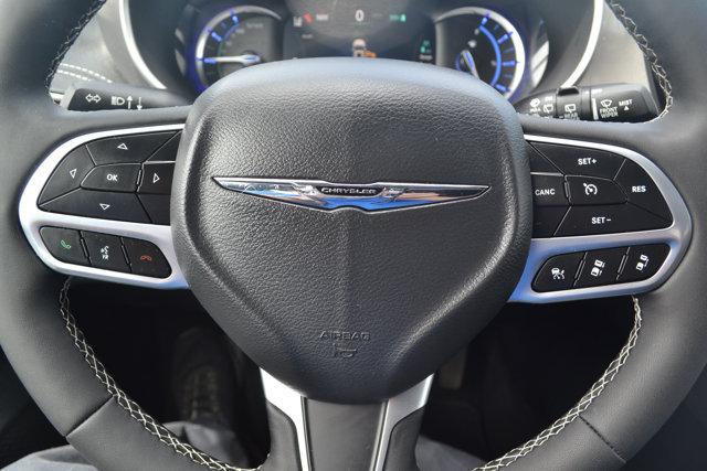 2025 Chrysler Pacifica Hybrid Select