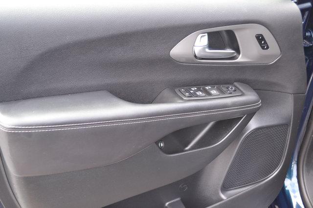 2025 Chrysler Pacifica Hybrid Select