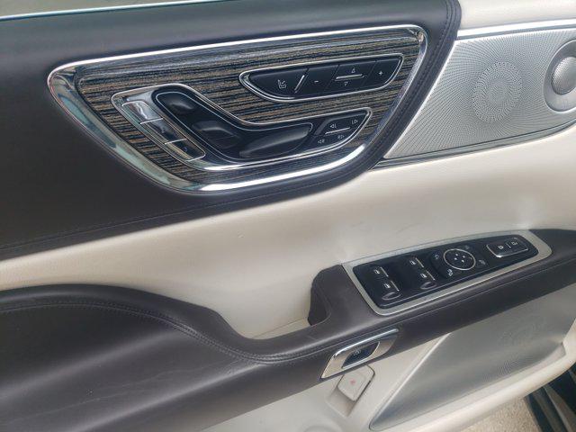 2019 Lincoln Continental Black Label