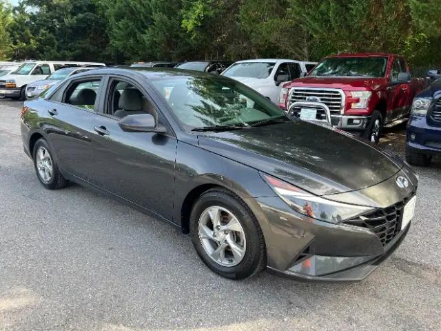 2023 Hyundai Elantra SE