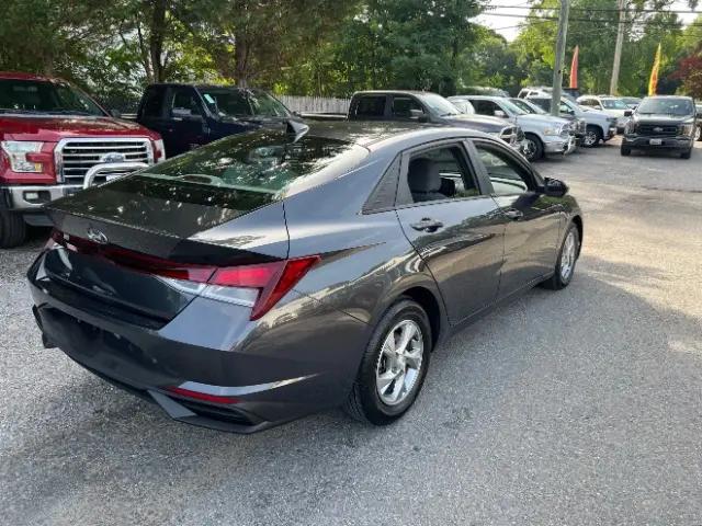 2023 Hyundai Elantra SE