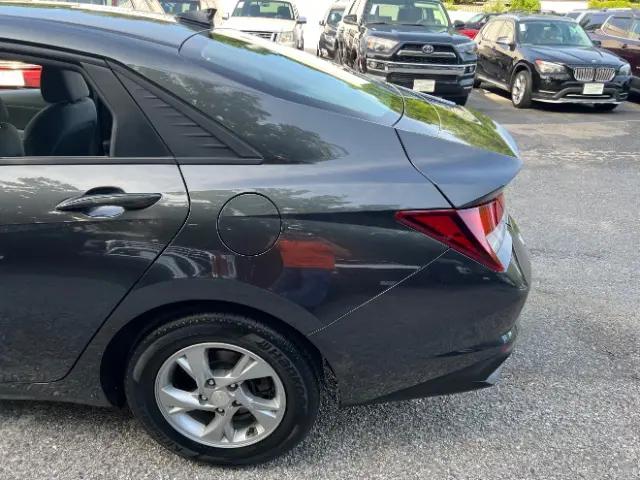 2023 Hyundai Elantra SE