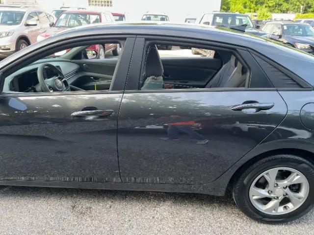 2023 Hyundai Elantra SE