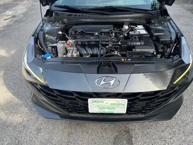 2023 Hyundai Elantra SE
