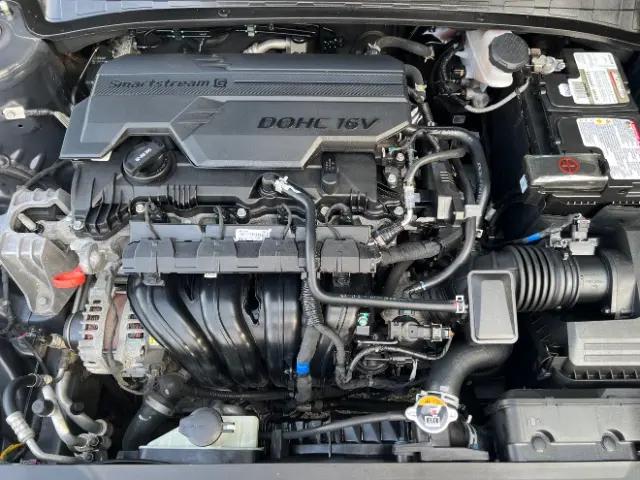 2023 Hyundai Elantra SE