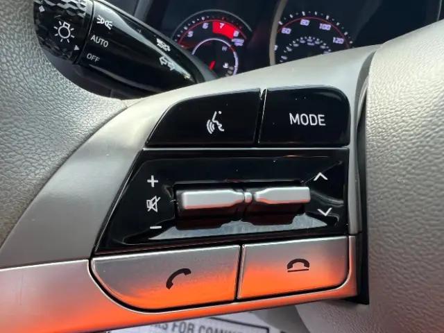 2023 Hyundai Elantra SE