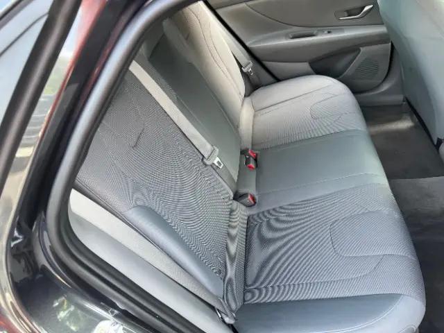 2023 Hyundai Elantra SE