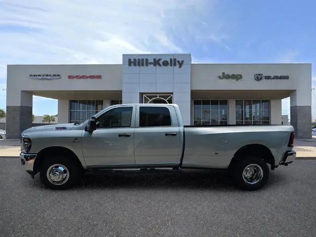 2026 Ram 3500 Tradesman Crew Cab 4x4 8 Box