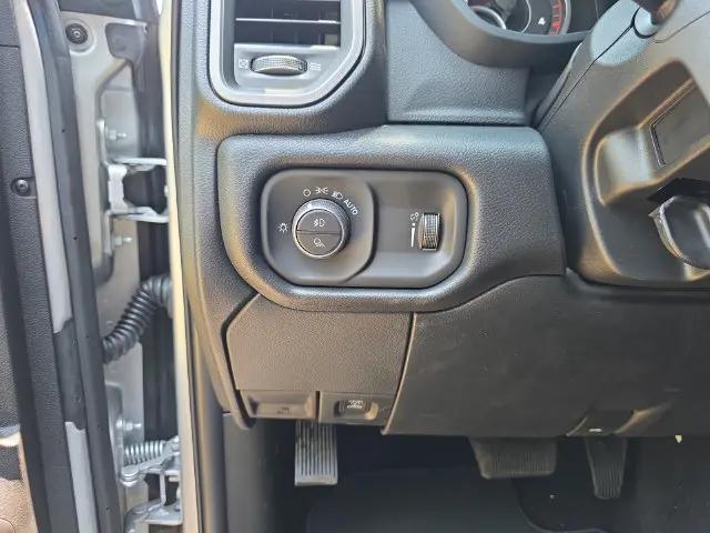 2026 Ram 3500 Tradesman Crew Cab 4x4 8 Box