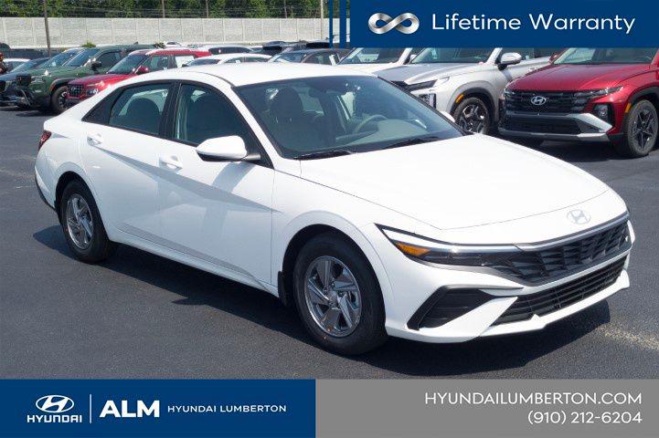New 2026 White Hyundai SE image 4